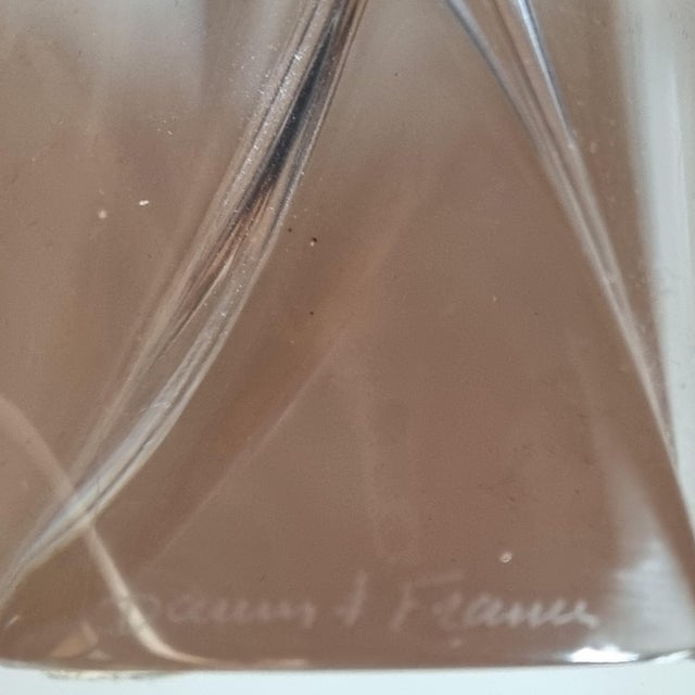 Crystal desk lamp from Daum France, signature on one edge of the lamp. Original woven fiber hat, see photos Electrical...