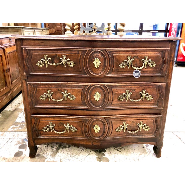 18th C. French Louis XV Walnut Commode For Sale - Image 10 of 10