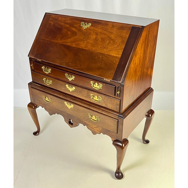 Queen Anne Vintage Queen Anne Style Mahogany Slant-Front Bureau Secretary Desk For Sale - Image 3 of 17