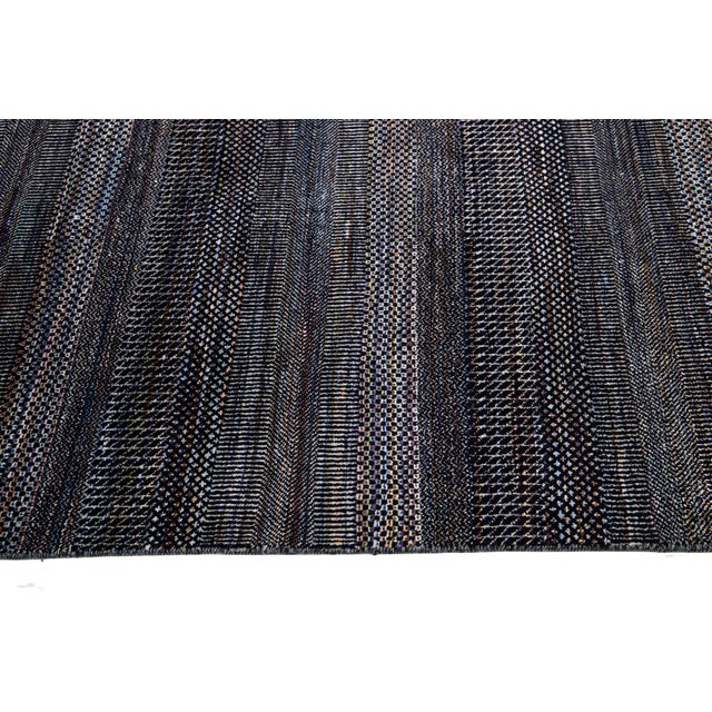 Modern Savannah Style Handmade Gray Wool Rug With Geometric Pattern For Sale In New York - Image 6 of 9