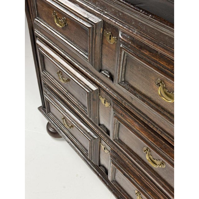 English Chest of Drawers in Oak, 1600s For Sale - Image 6 of 18