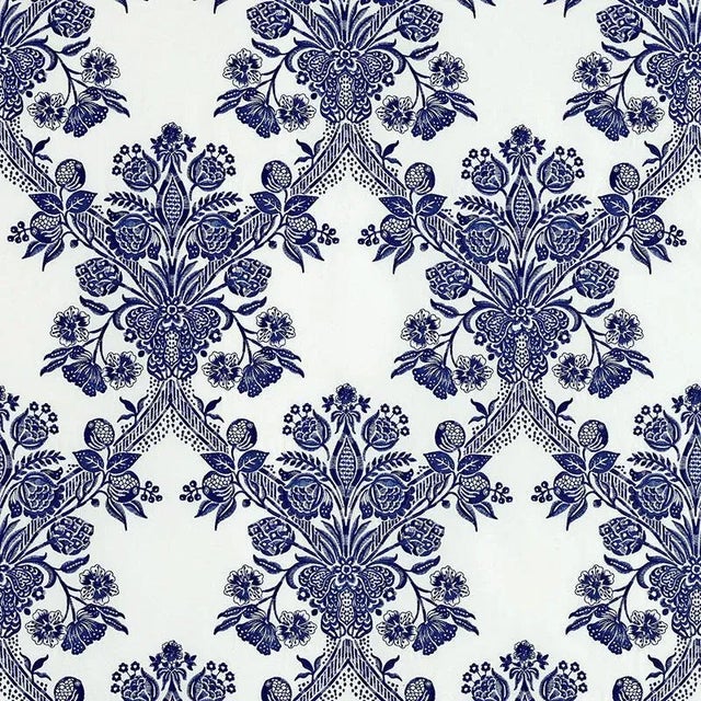Sample - Schumacher Carolina Fabric in Ultramarine For Sale