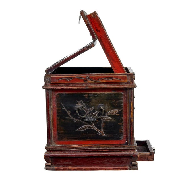 Early 20th Century Lacquered Vanity Box For Sale - Image 4 of 8