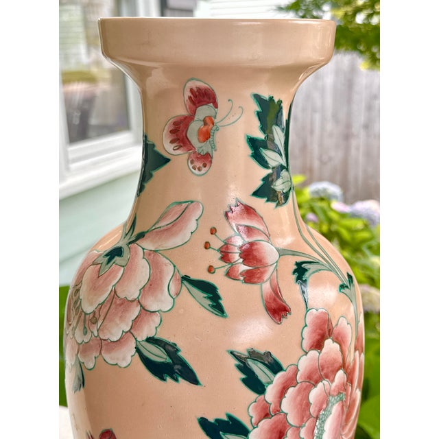 Mid 20th Century Pink Chrysanthemum Hand Painted Chinese Vase For Sale - Image 5 of 10