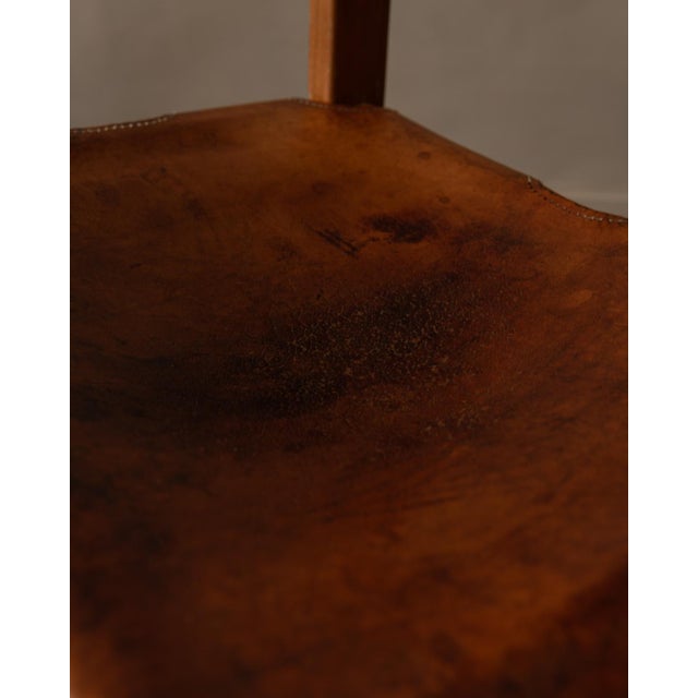 Vintage French Elm and Cognac Leather Chair from Maison Regain, 1970s For Sale - Image 13 of 16