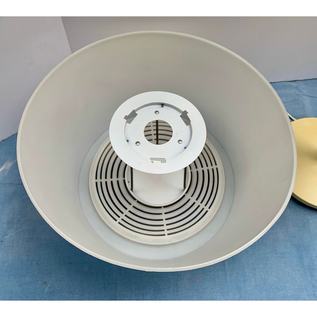 Midcentury White Gerald Thurston for Lightolier Table Lamp, Rewired For Sale In New York - Image 6 of 13