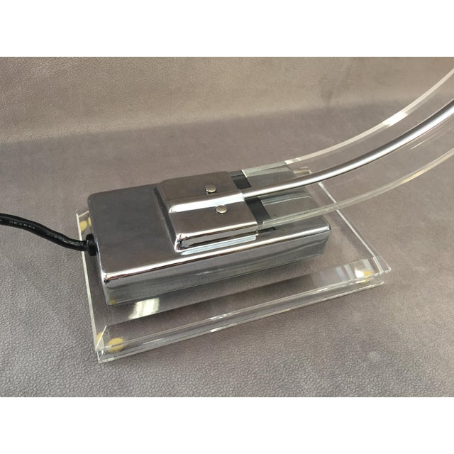 Modernist Italian Cobra Model Desk Lamp in Acrylic Glass and Chrome, 1980s For Sale - Image 6 of 13