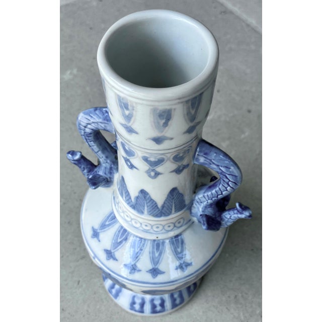 Mid 20th-Century Slender Neck Fengweizun-Style Blue & White Fèng Huáng Handle Dragon Vase For Sale - Image 12 of 17
