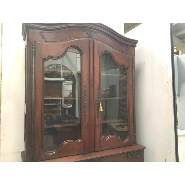 Louis XV Two-Body Buffet in Walnut, 1700s For Sale - Image 3 of 13