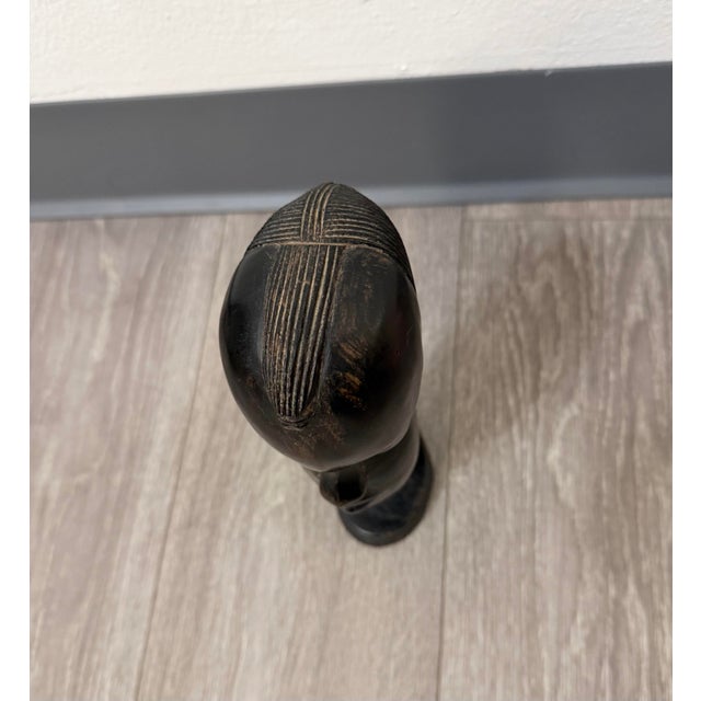 1960s Hand‑Carved Ebony Wood Bust on Ribbed Pedestal Base For Sale - Image 10 of 11