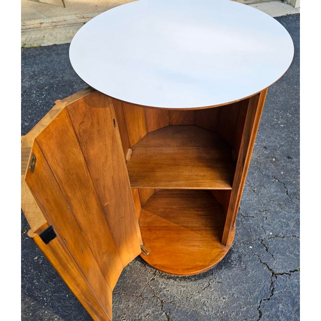 Mid 20th Century Vintage Hickory Manufacturing Company Cylindrical Pedestal Bar Cabinet [Unsigned] For Sale - Image 5 of 6