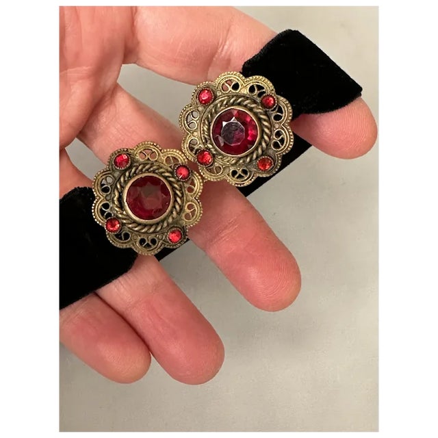 Late 20th Century Gold Tone and Red Rhinestone Velvet Choker For Sale - Image 4 of 6