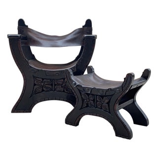 20th Century Pair of Carved Walnut Spanish Savonarola with Foot Rest For Sale