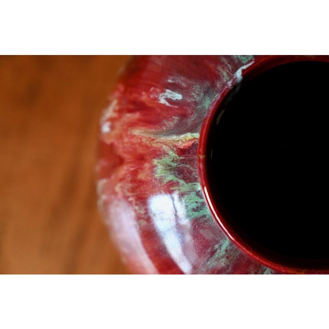 1920s Art Nouveau Cab Ceramic Ball Vase in Flamed Red and Turquoise, France, 1920s For Sale - Image 5 of 7