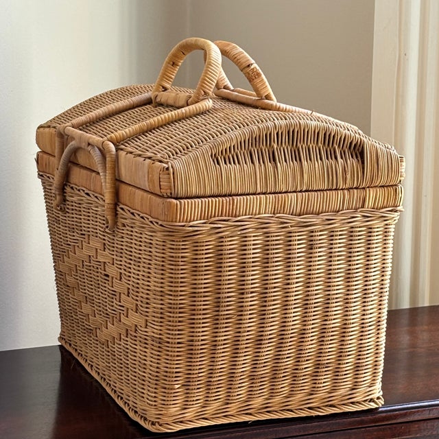 Mid 20th Century Vintage Natural Woven Wicker Carrying Case Basket For Sale - Image 11 of 12
