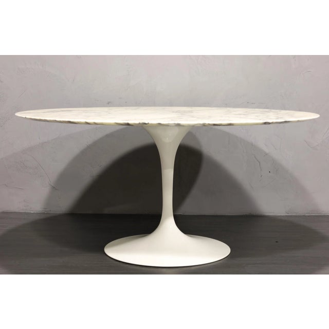 Mid-Century Modern Eero Saarinen for Knoll 60" Tulip Table in Arabescato Marble For Sale - Image 3 of 10