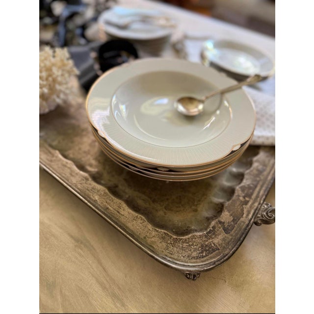 1960s Set Up of Four (4) Vintage Designer Oscar De La Renta 8.5” Bowls in Aegean Pattern | Black and Gold | Beachy | Seashell For Sale In Chicago - Image 6 of 10