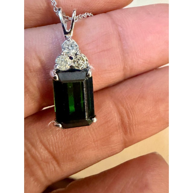 2020s 2 Carat Green Tourmaline & Diamond Pendant / Necklace 14 Karat White Gold, 16"l For Sale - Image 5 of 8