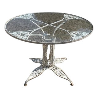 Vintage Russell Woodard Orleans Wrought Iron Pedestal Base Patio Dining Table For Sale