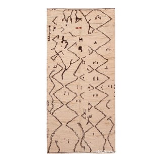 Nazmiyal Collection Vintage Cream Tribal Geometric Moroccan Rug For Sale