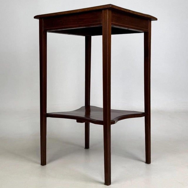 Wood Antique Early 20th Century English Edwardian Mahogany Side Table For Sale - Image 7 of 11