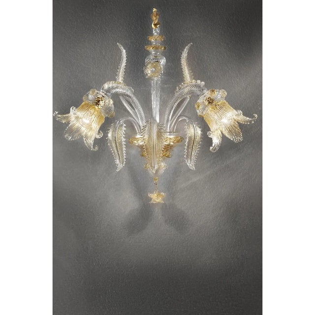 Italian Wall Sconce in Clear Murano Glass with Gold Floral Motifs by Simoeng For Sale - Image 4 of 6
