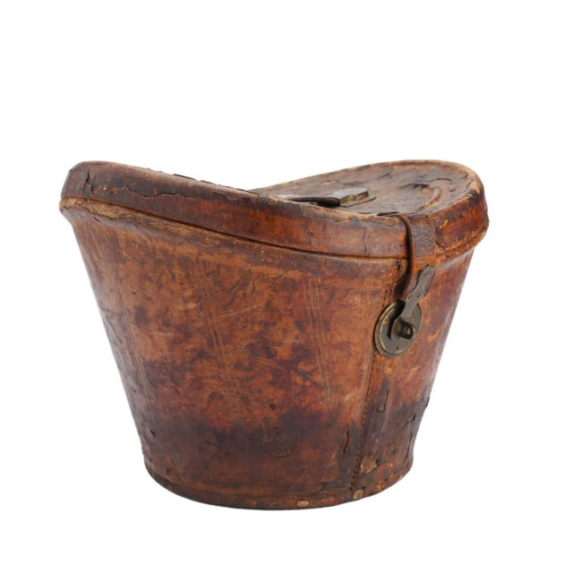 Brown English Leather Hat Box for a Man’s Wide Brim Top Hat, 1830-40 For Sale - Image 8 of 12
