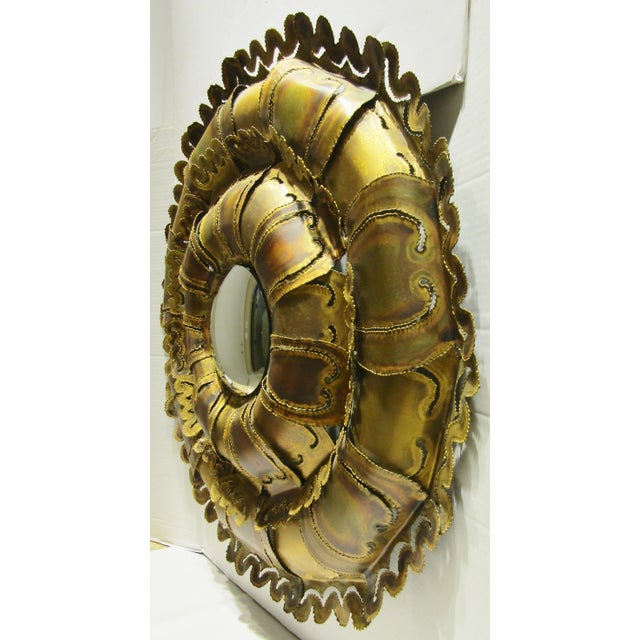 1970s MCM Brutalist Torch Cut Brass Tom Greene Style Convex Round Wall Mirror C 1970s For Sale - Image 5 of 15
