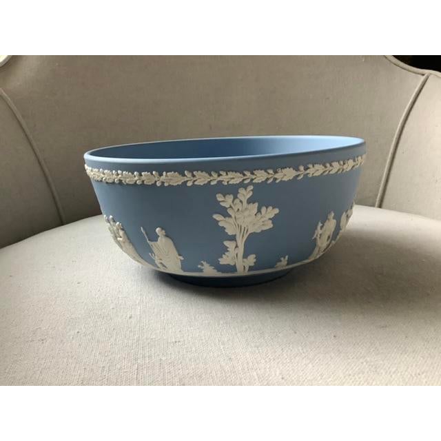 Wedgwood 1950s Blue Wedgwood Fruit Bowl For Sale - Image 4 of 5