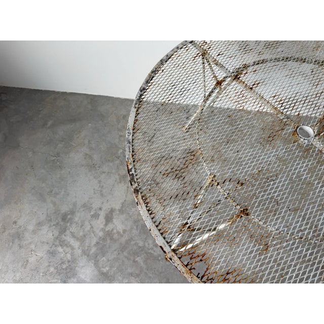 1960’s Mid-Century Modern Round Mesh Top Outdoor Dining Table by John Salterini, Attributed For Sale - Image 10 of 12