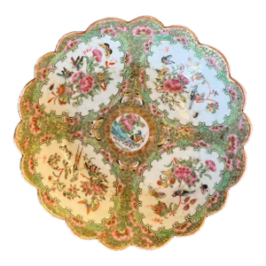 Antique 19th Century Chinese Rose Canton Medallion Porcelain Round Serving Dish