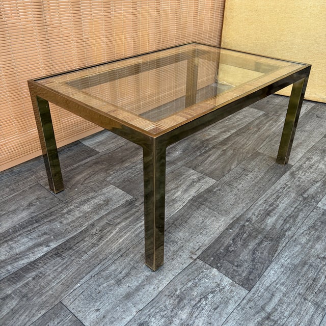 A Pair of Hollywood Regency Gold Brass and Wicker Side Tables in the Milo Baughman Style. C. 1970s For Sale - Image 9 of 18