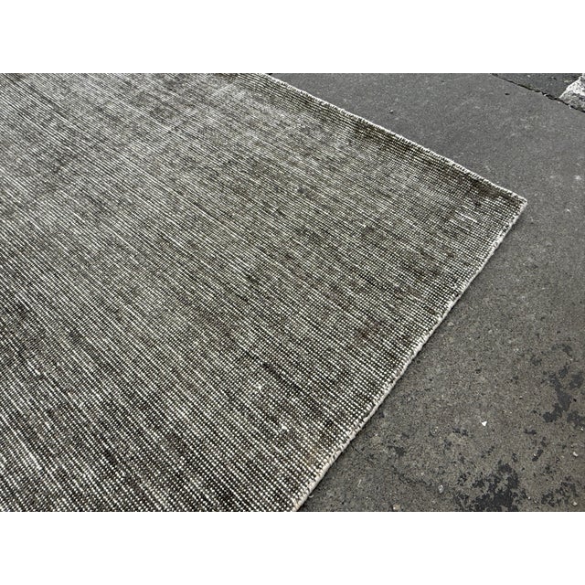 7ft 10in × 9ft 8in Loloi Villa Area Rug, Slate For Sale - Image 10 of 12