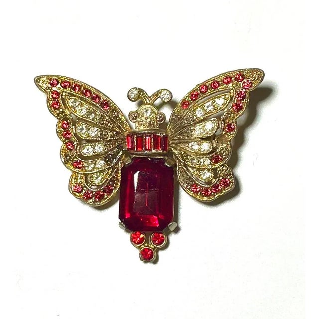 This is part of Chairish’s Costume Jewelry assortment. Butterflies are all about change. And this charmer of a butterfly...