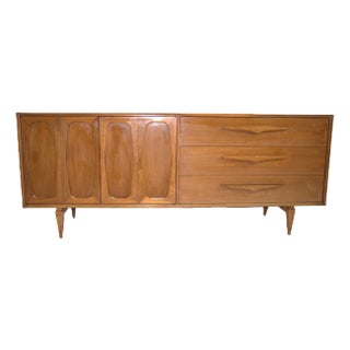 1960s Walnut Mid Century Modern Dresser For Sale