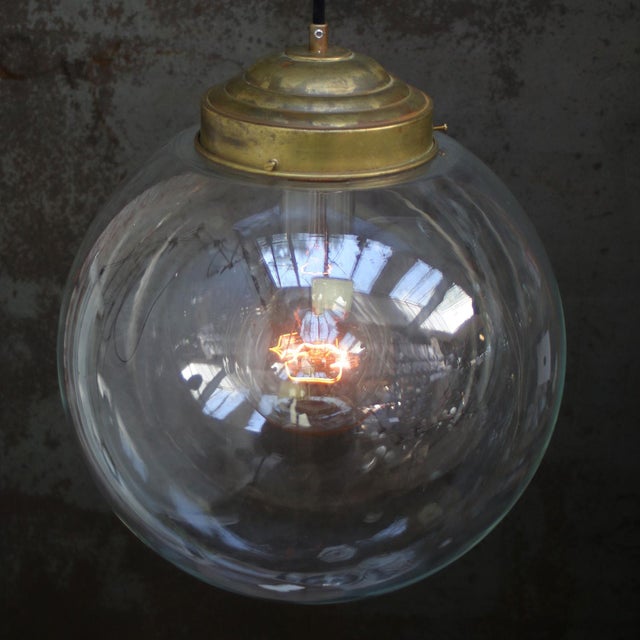 Mid-Century Modern Large Vintage Clear Glass and Brass Globe Pendant Light For Sale - Image 3 of 7