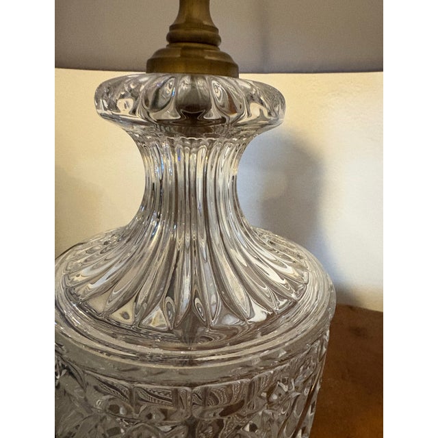 White Vintage Wildwood Crystal Lamps W/ Silk Shades Antique Brass Footed Base & Crystal Finial - Pair For Sale - Image 8 of 10