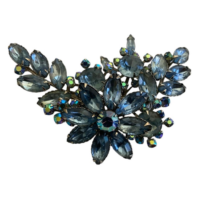 Traditional Large Vintage Brooch For Sale - Image 3 of 3