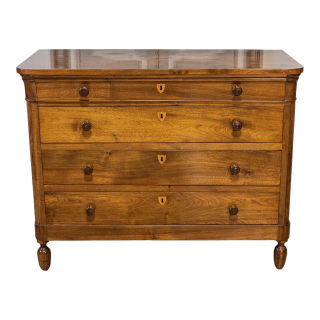Italian 19th Century Walnut Four-Drawer Commode with Shield-Shaped Escutcheons For Sale