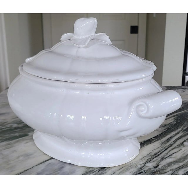 Traditional Made in Portugal Bordallo Pinheiro Strawberry Motif Soup Tureen For Sale - Image 3 of 12