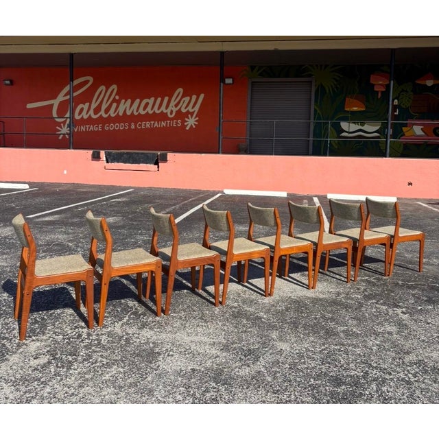 Mid 20th Century Mid Century Danish Teak Dining Set W/ 2 Butterfly Leaves & 8 Chairs For Sale - Image 5 of 15