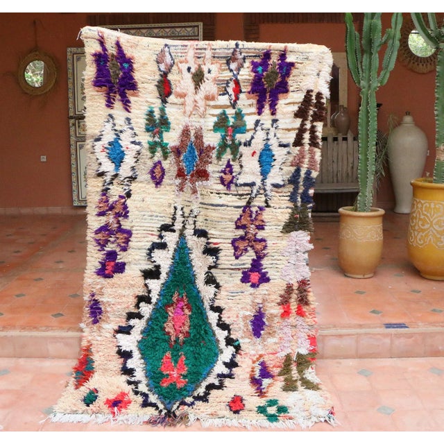 Azilal Berber Carpet is a vintage rug handmade by Berber women, a real masterpiece that is the first thing our eyes get...