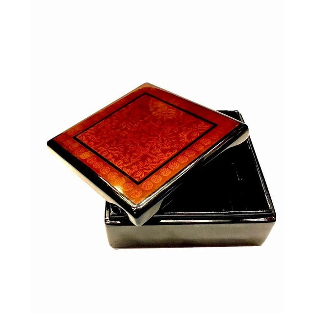 Wood 1960s Vintage Kashmir Black Lacquer Papier Mache Box For Sale - Image 7 of 10