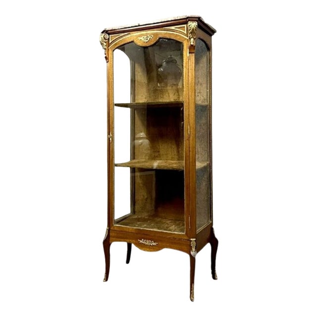 Louis XV Three-Sided Glass Display Case in Mahogany and Gilt Bronze, 19th Century For Sale