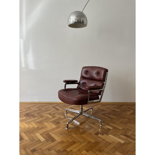 ES 108 Lobby Chair in Brown Leather by Charles and Ray Eames for Vitra, 1960s For Sale - Image 18 of 18