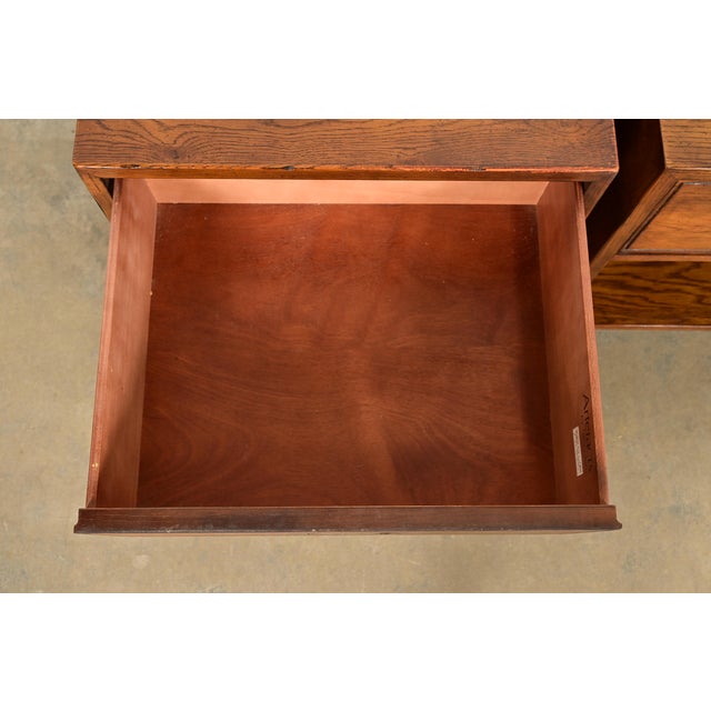 Brown Henredon Mid-Century Modern Campaign Oak Nightstands, Pair For Sale - Image 8 of 15