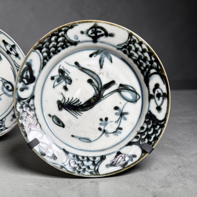 17th Century Japanese Blue and White Porcelain Plates- A Set of 5 For Sale In Chicago - Image 6 of 9