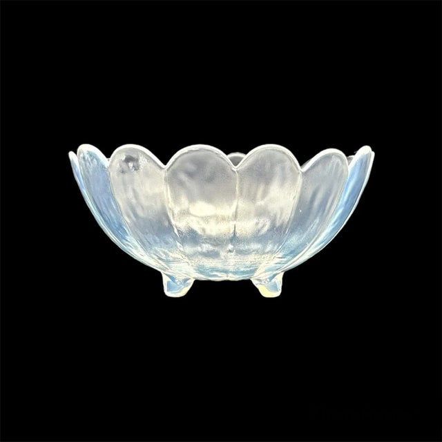 Mid 20th Century Vintage Opalescent Scalloped Footed Bowls- Set of 4 For Sale - Image 5 of 10