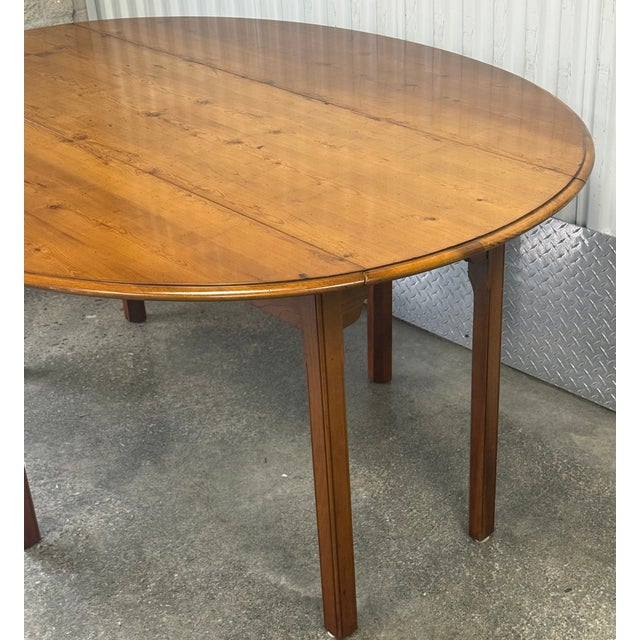 Vintage Wright Table Company English Gateleg Yew Wood Drop Leaf Dining Table For Sale - Image 4 of 9