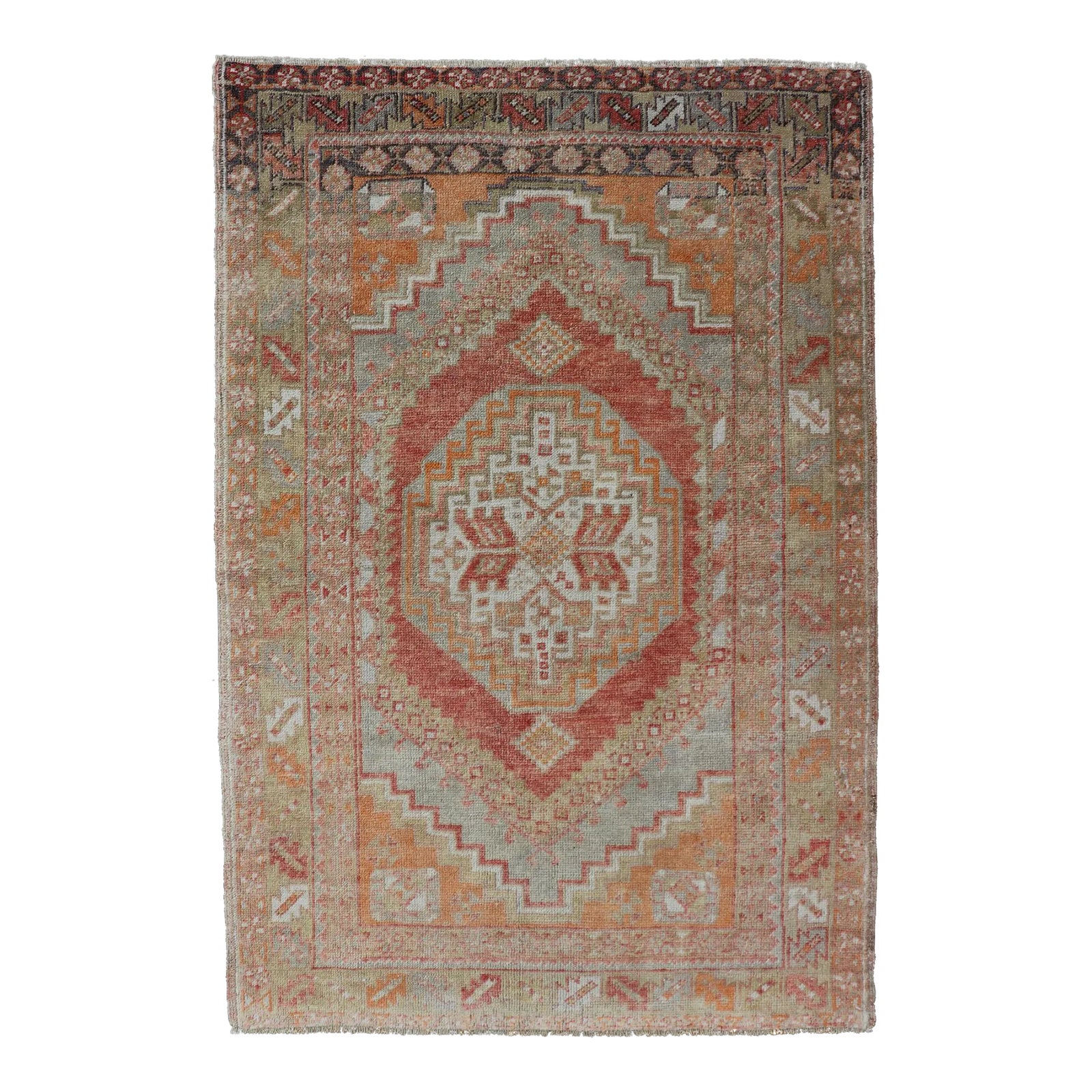 Turkish Vintage Oushak Rug With Medallion Design With Interconnected
